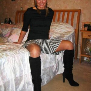 Flirt sensuel au coucher de soleil, Toulon : liberté du corps et échanges complices rencontre-Cougar-Toulon