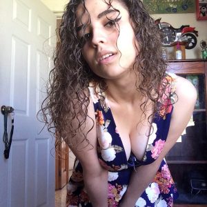 Baise hard sur plan cul Lyon : besoin d’un vrai mâle viril ! Léna - rencontre-Teen-Lyon