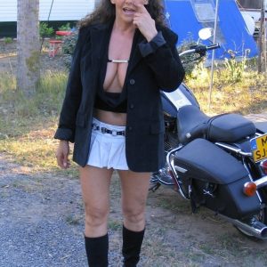Vivre nu, c’est accepter pleinement ce que l’on est, sans artifice. Émilie - rencontre-Naturiste-Boulogne-Billancourt