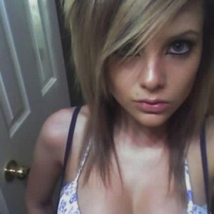 Nue et décomplexée 🌞 Emma - rencontre-Naturiste-Champigny-sur-Marne