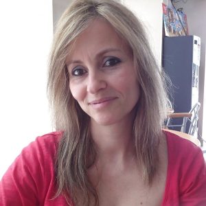 Nue et confiante en pleine nature Lidwine - rencontre-Naturiste-Colombes