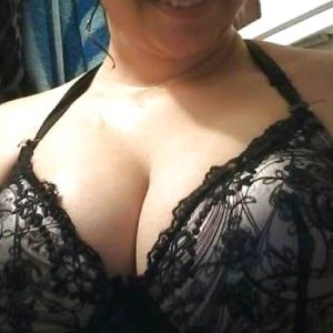Aurélia, je parle aux plantes Aurélia - rencontre-Naturiste-Nîmes