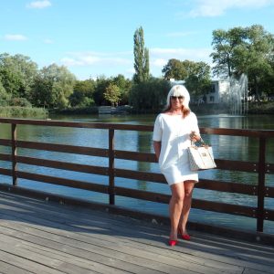 Un mec avec qui me bronzer tranquille ? Léa - rencontre-Cougar-Toulouse